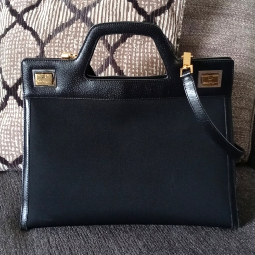 🖤VTG Ferragamo🖤 - BW-21 1850 Top Handle Nylon/Leather Bag - Picture 1 of 16